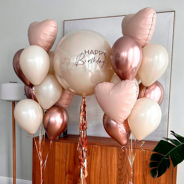 Комплект шариков нюдового и цвета розовое золото с надписью по индивидуальному заказу