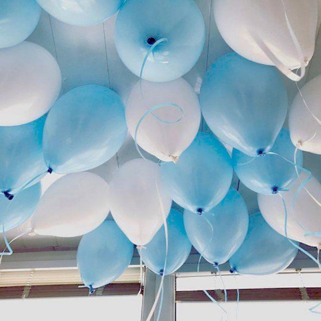 Набор голубых шаров под потолок на выписку, 10 шт