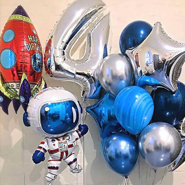 Космос оформление шарами на 4 годика