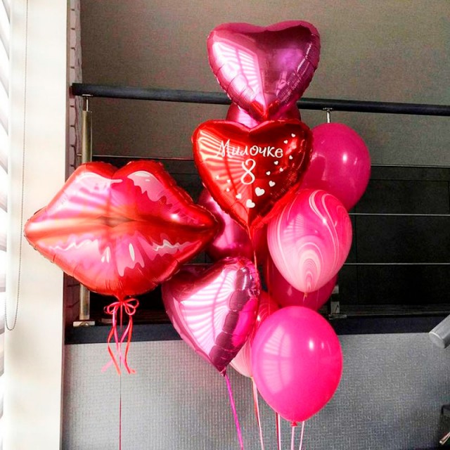 Шары воздушные девушке на день рождения "Поцелуй"