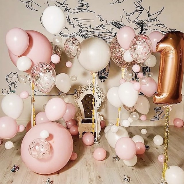 Фотозона шарами на день рождения 1 год "Воздушное королевство" - 4028