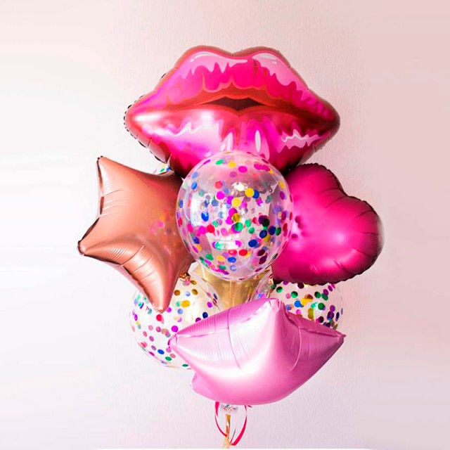 Букет из надувных шаров розового цвета с шариком губы